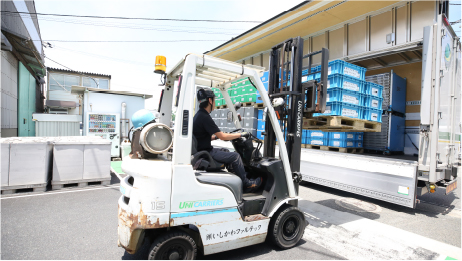 北九州で樹脂・プラスチック・めっきの加工工場㈱いしかわファルテック 梱包・出荷写真